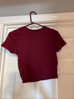 Women's Maroon Crewneck Short Sleeve Top